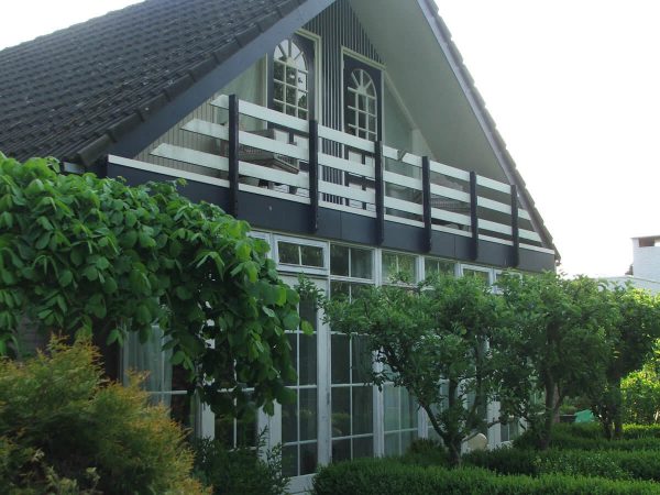 home002